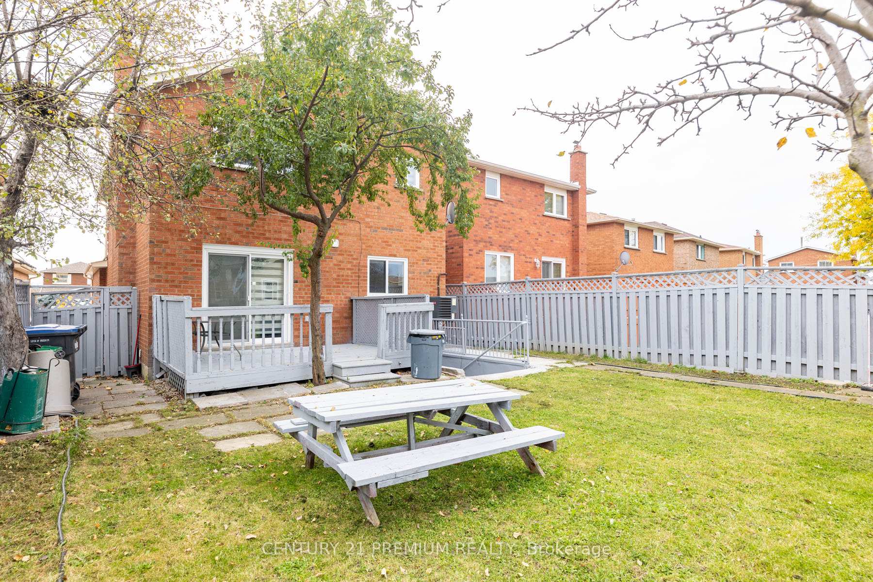 Photo 33 of 46 Kingknoll Drive, Brampton, Fletcher's Creek South — HOMEH
