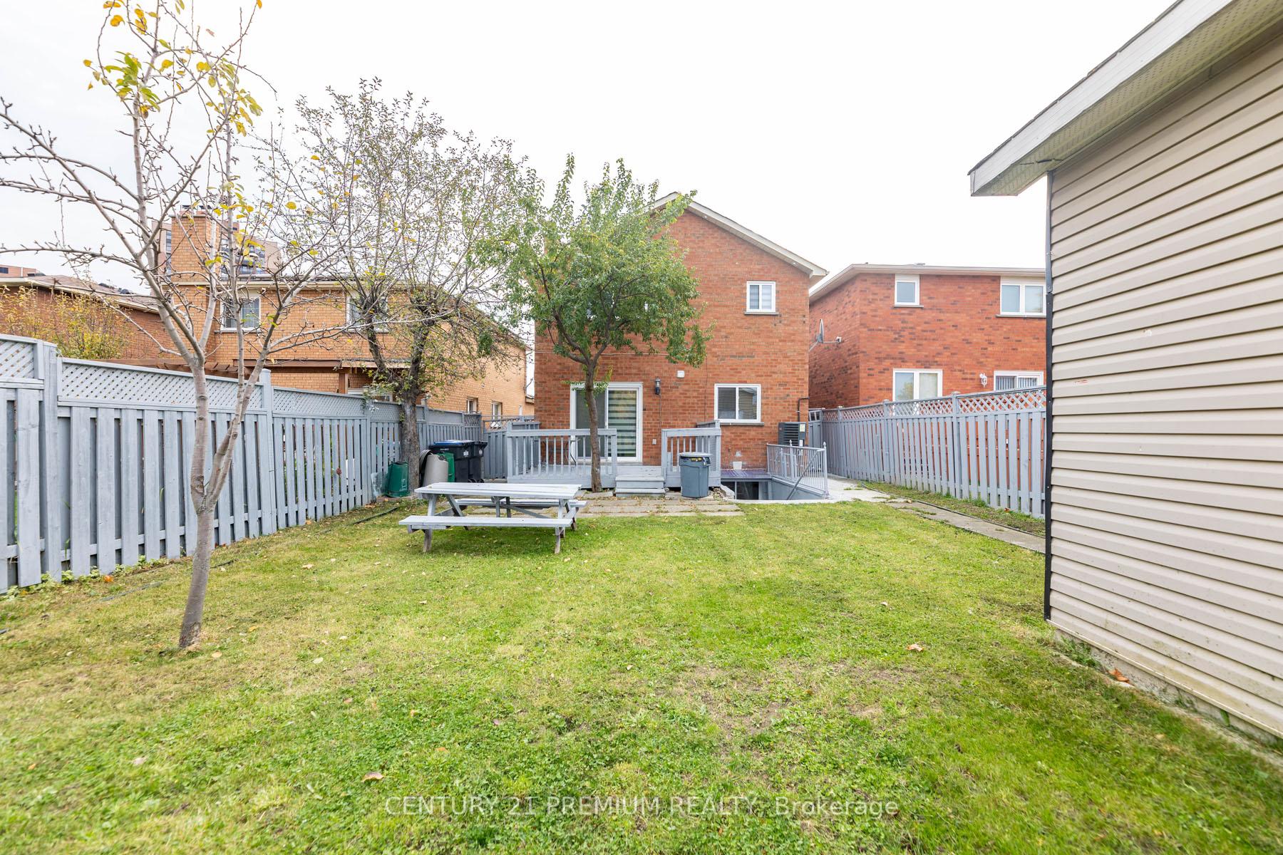 Photo 40 of 46 Kingknoll Drive, Brampton, Fletcher's Creek South — HOMEH