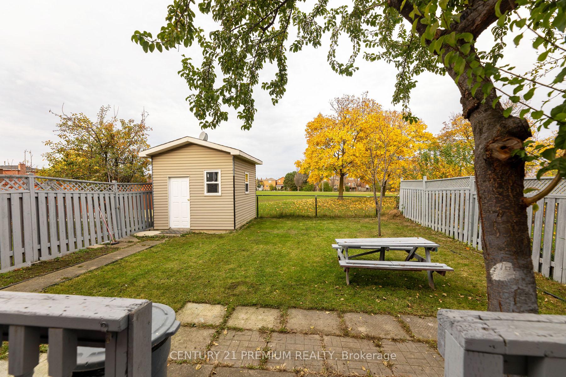 Photo 38 of 46 Kingknoll Drive, Brampton, Fletcher's Creek South — HOMEH