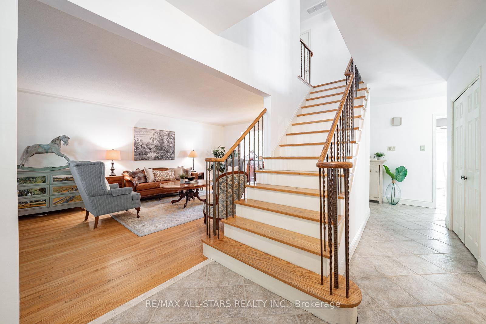 Photo 6 of 43 John Dexter Place, Markham, Sherwood-Amberglen — HOMEH