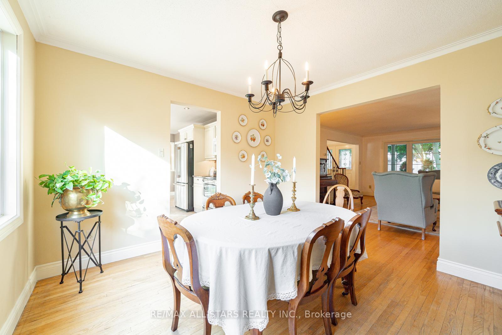Photo 2 of 43 John Dexter Place, Markham, Sherwood-Amberglen — HOMEH