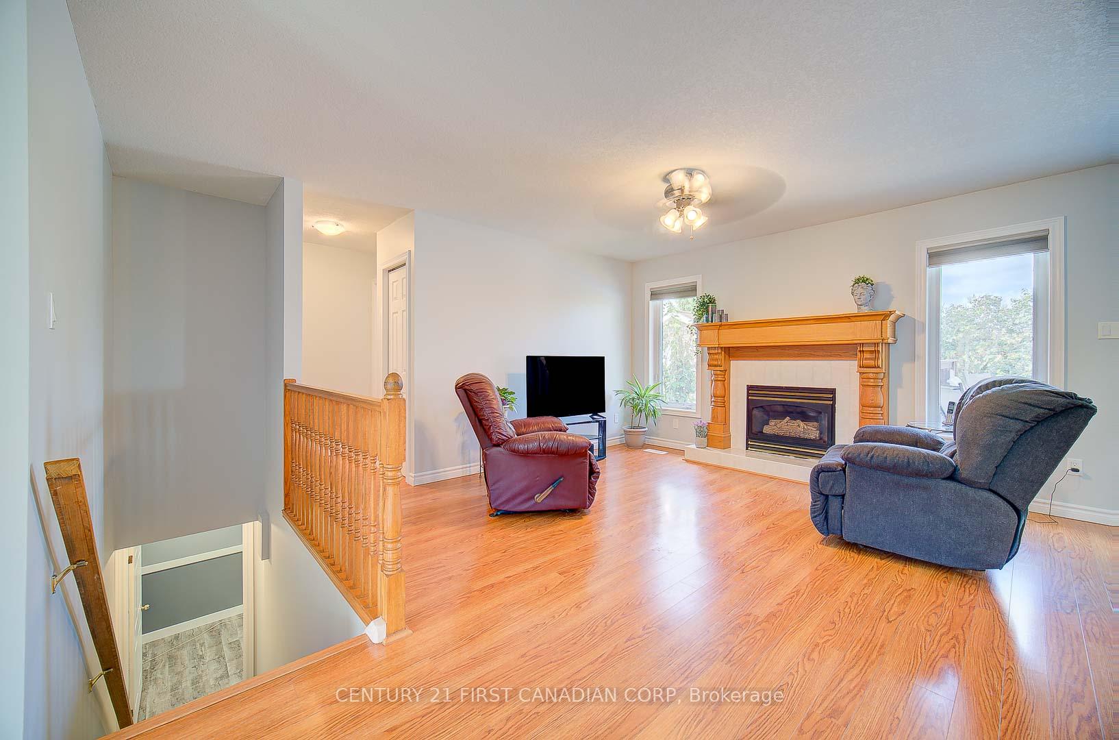 Photo 5 of 161 Lawrence Street, Wellesley — HOMEH