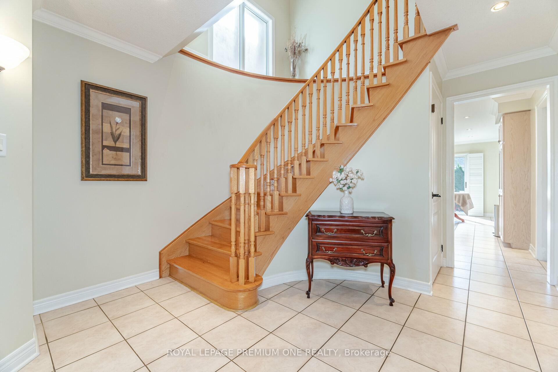 Photo 27 of 146 Colombo Crescent, Vaughan, Maple — HOMEH