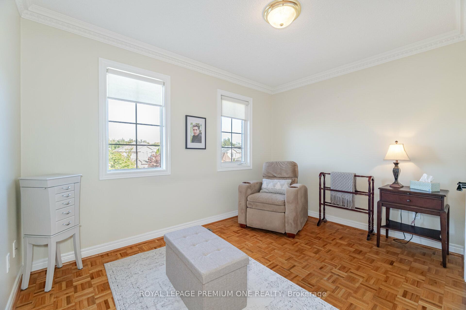 Photo 33 of 146 Colombo Crescent, Vaughan, Maple — HOMEH