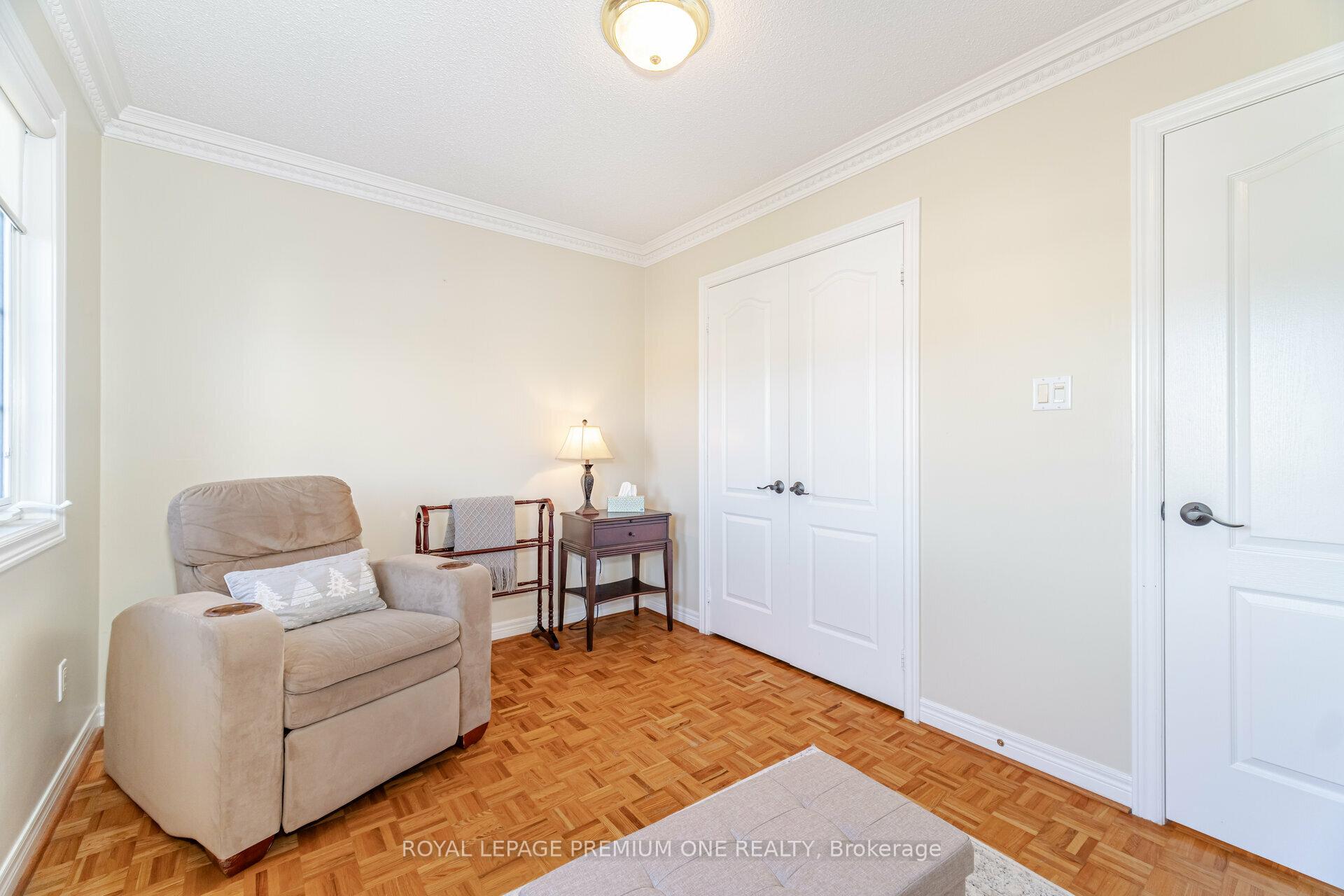 Photo 39 of 146 Colombo Crescent, Vaughan, Maple — HOMEH