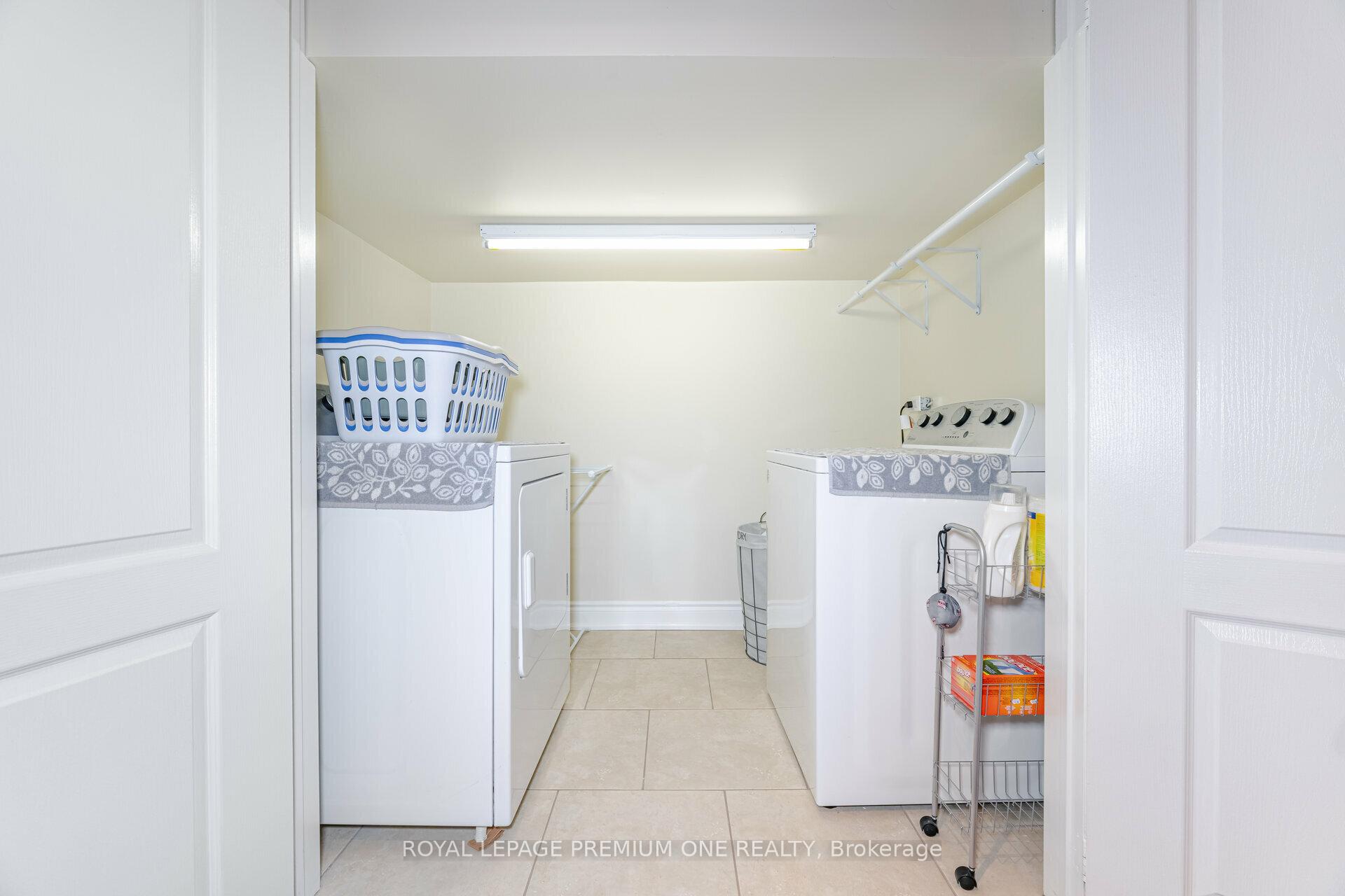 Photo 12 of 146 Colombo Crescent, Vaughan, Maple — HOMEH