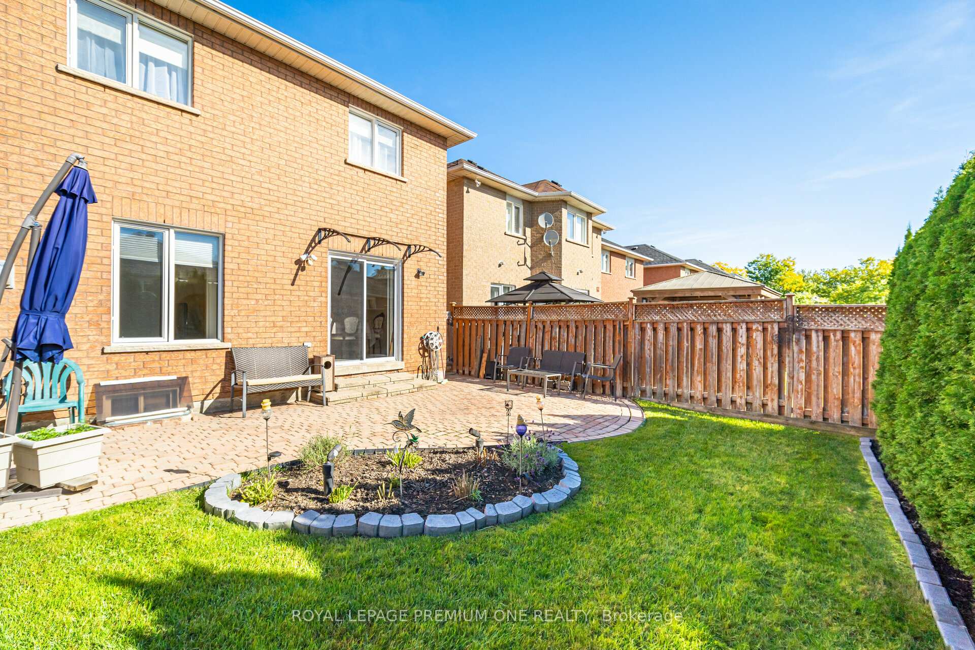 Photo 32 of 146 Colombo Crescent, Vaughan, Maple — HOMEH