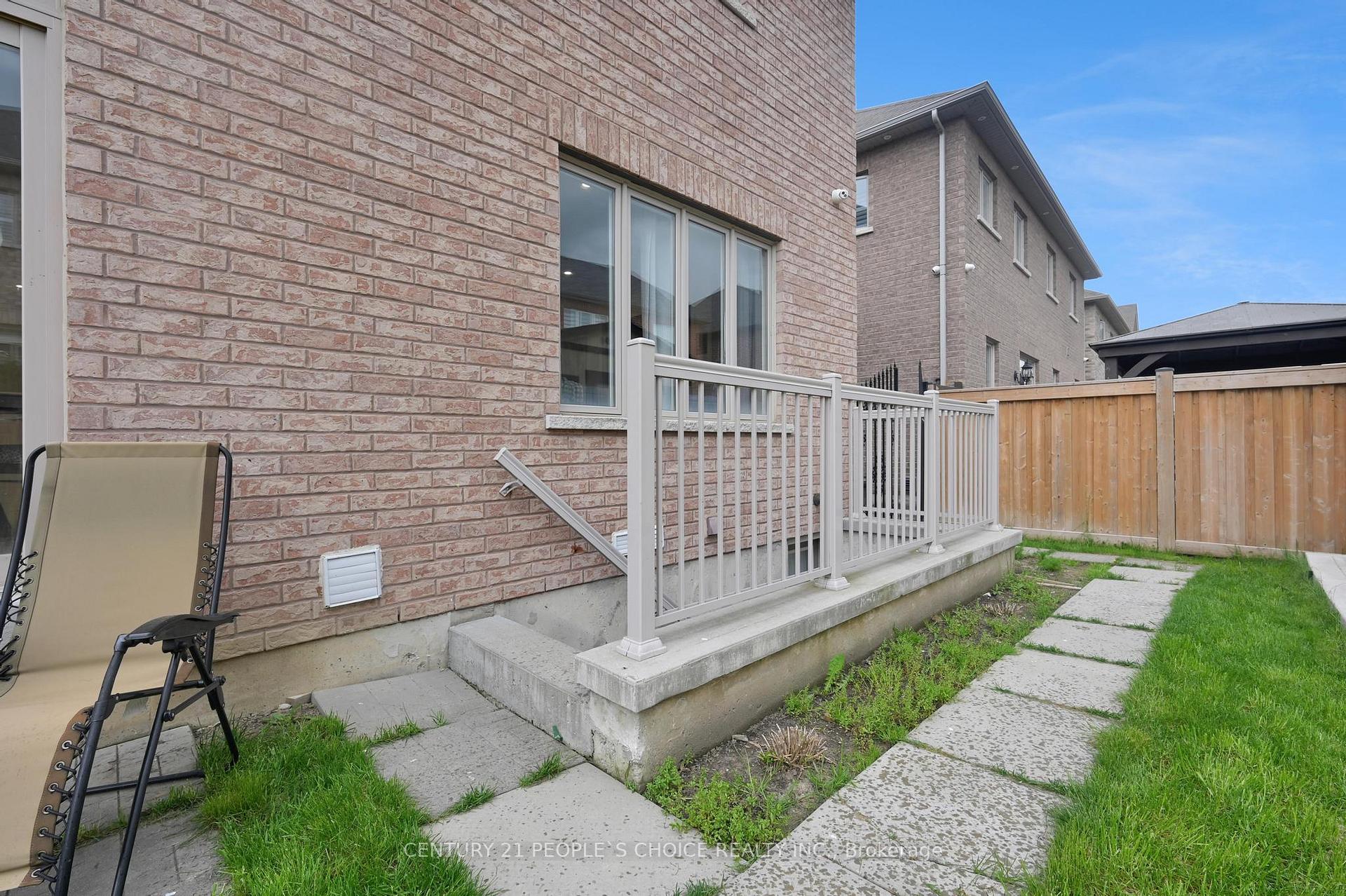 Photo 36 of 8 Eltesoro Street, Brampton, Toronto Gore Rural Estate — HOMEH