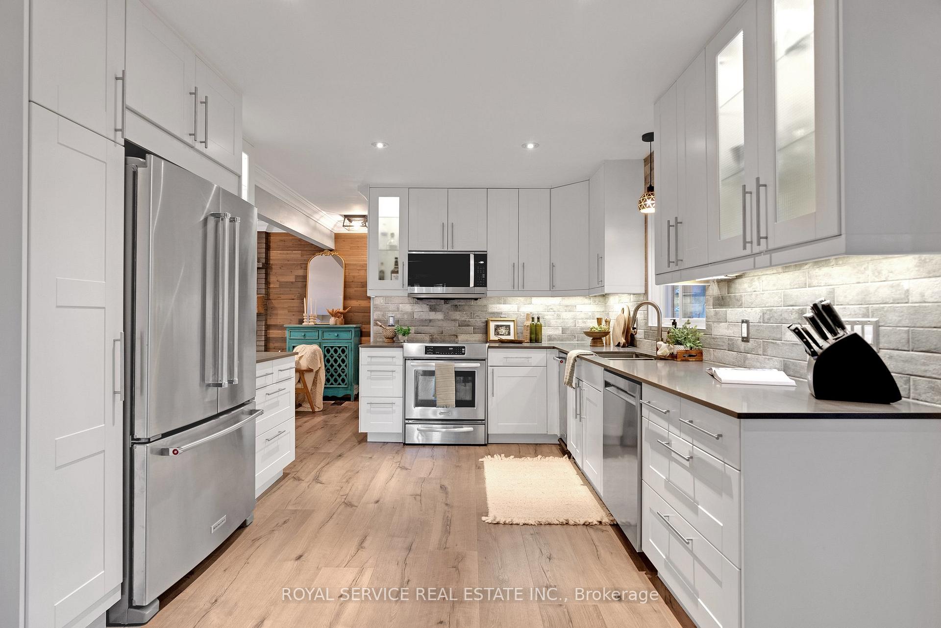 Photo 7 of 4795 Garden Street, Whitby, Taunton North — HOMEH