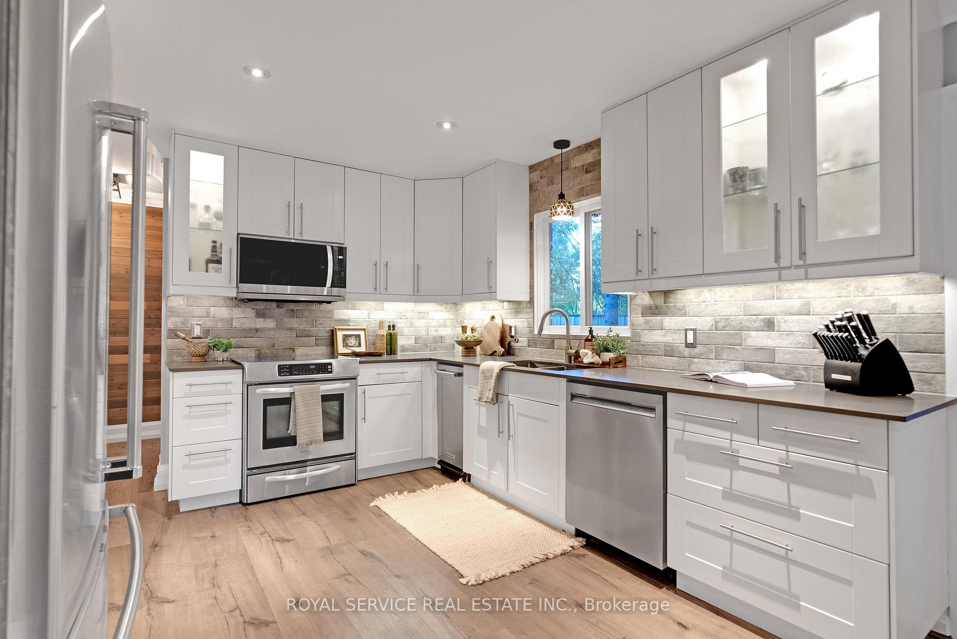 Photo 9 of 4795 Garden Street, Whitby, Taunton North — HOMEH
