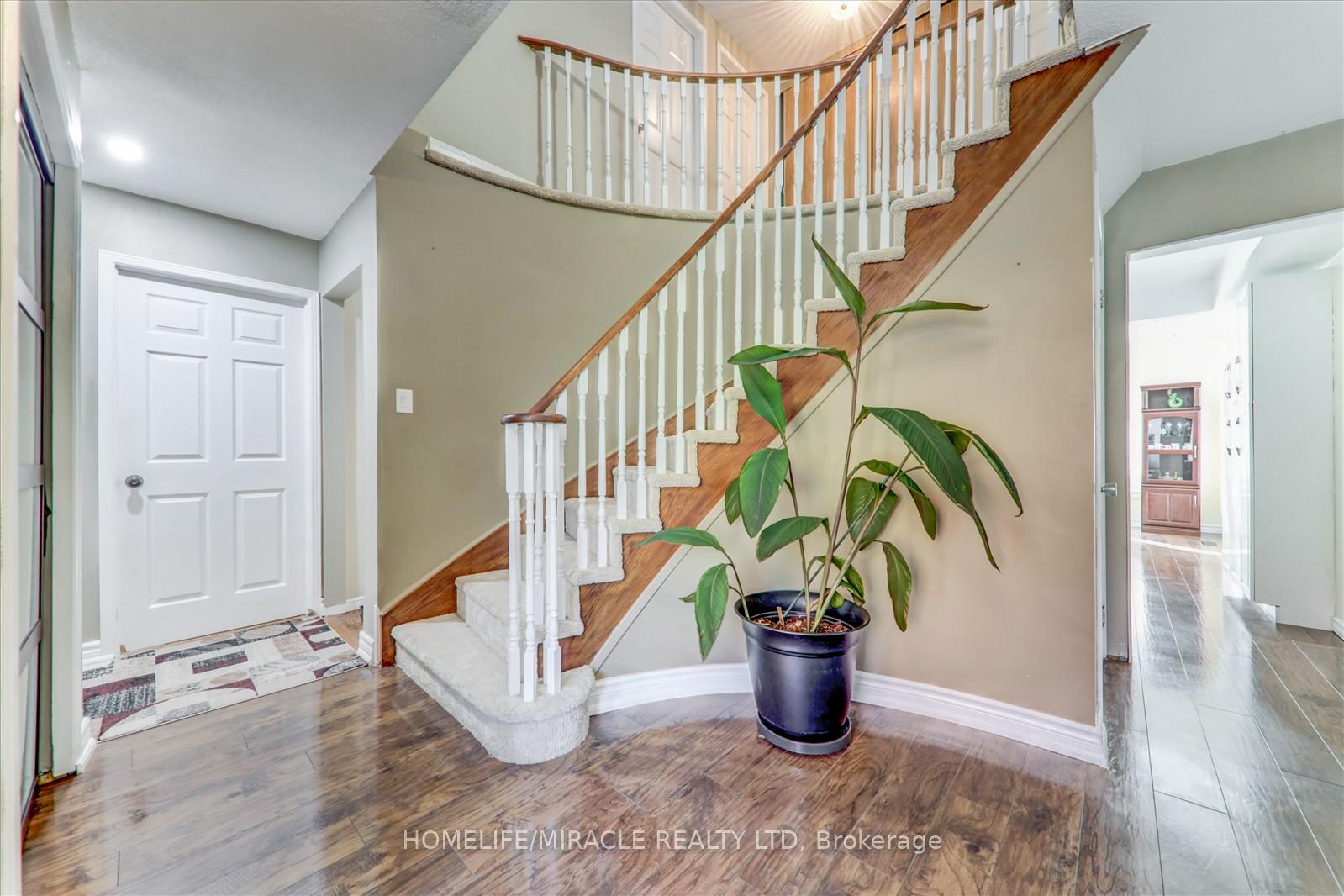 Photo 6 of 36 Citation Crescent, Whitby, Blue Grass Meadows — HOMEH