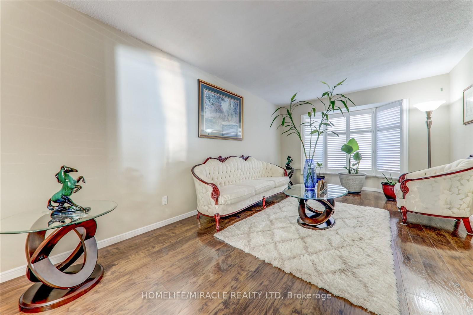Photo 3 of 36 Citation Crescent, Whitby, Blue Grass Meadows — HOMEH
