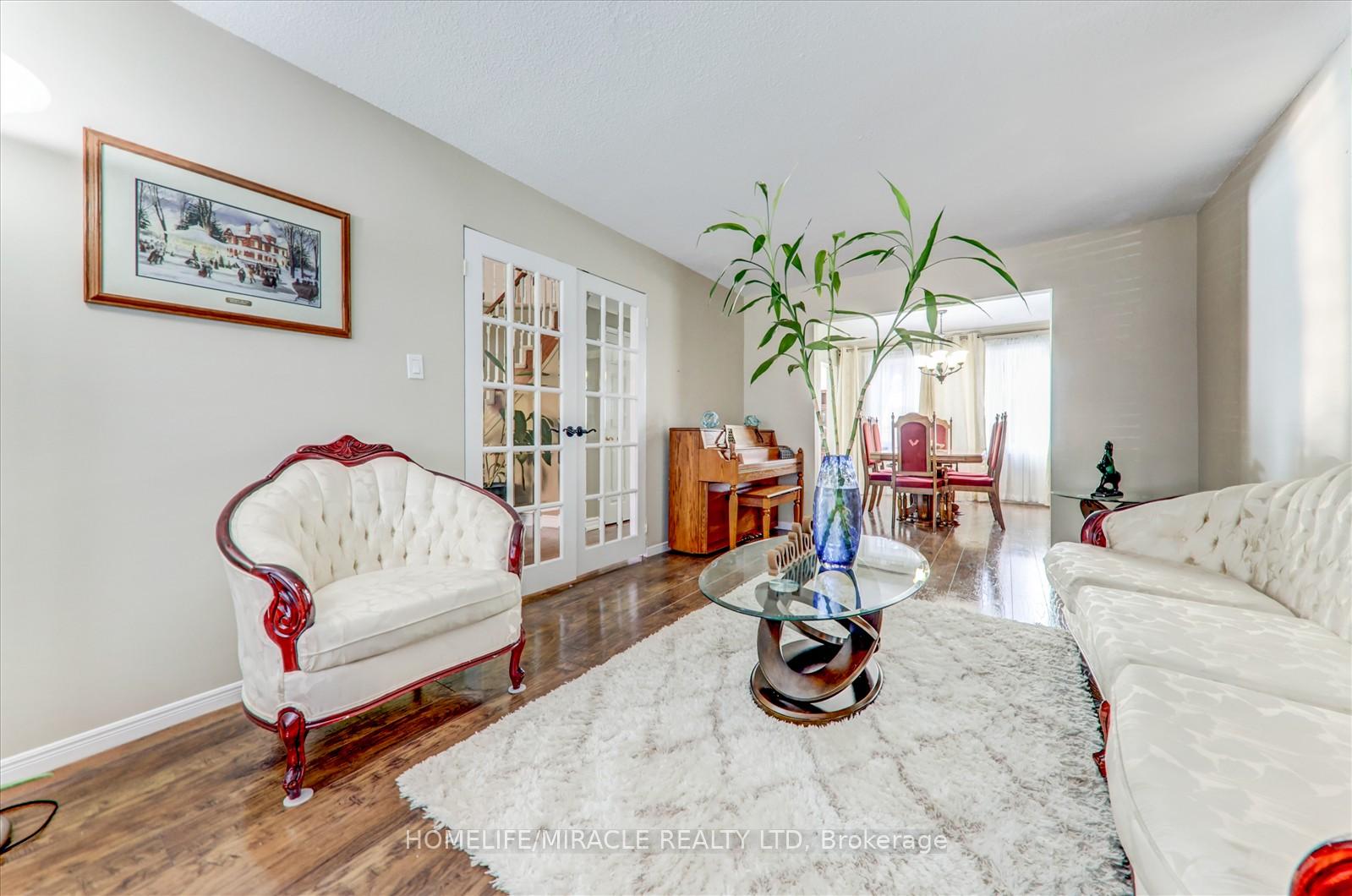 Photo 11 of 36 Citation Crescent, Whitby, Blue Grass Meadows — HOMEH