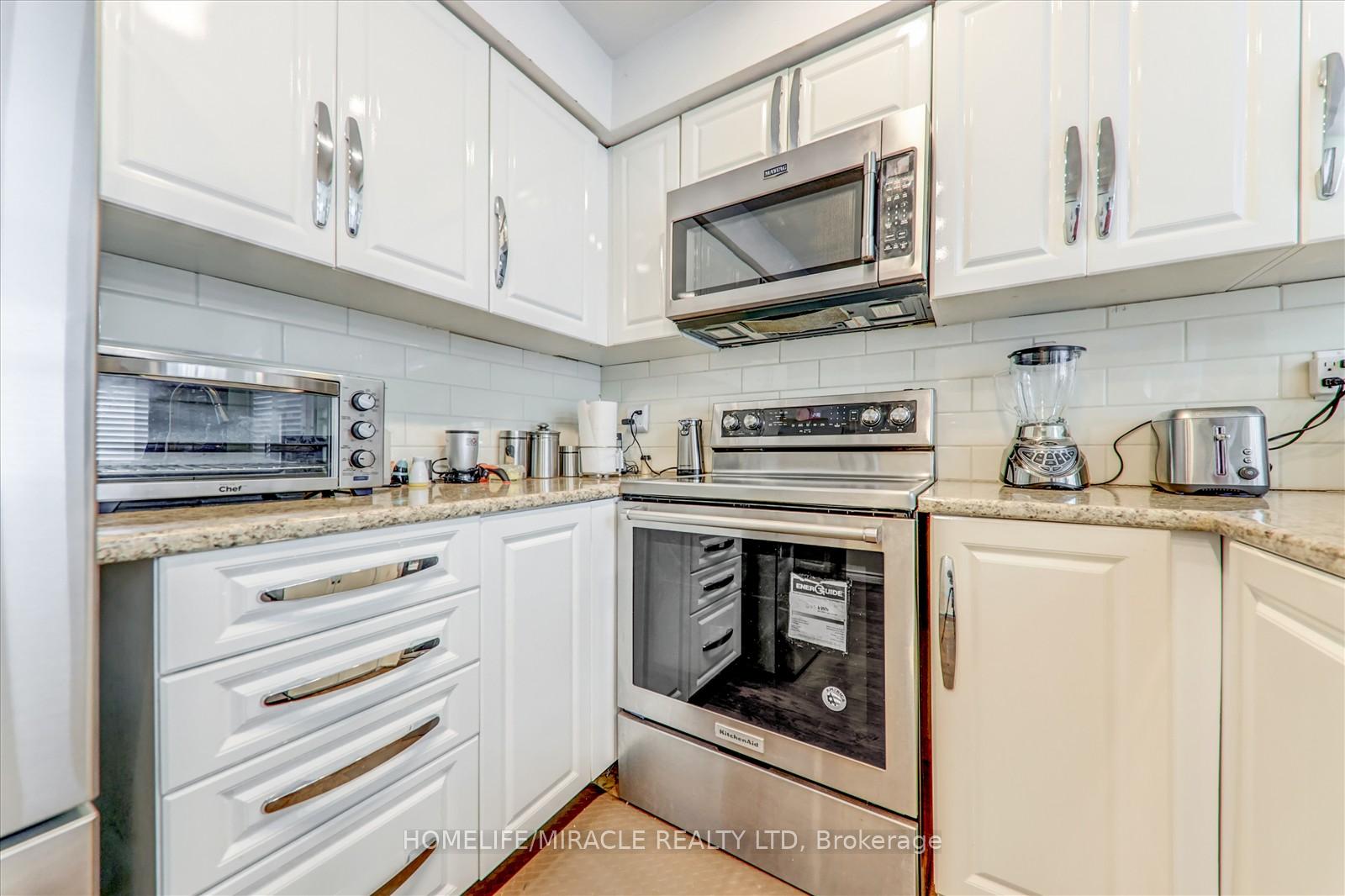 Photo 14 of 36 Citation Crescent, Whitby, Blue Grass Meadows — HOMEH