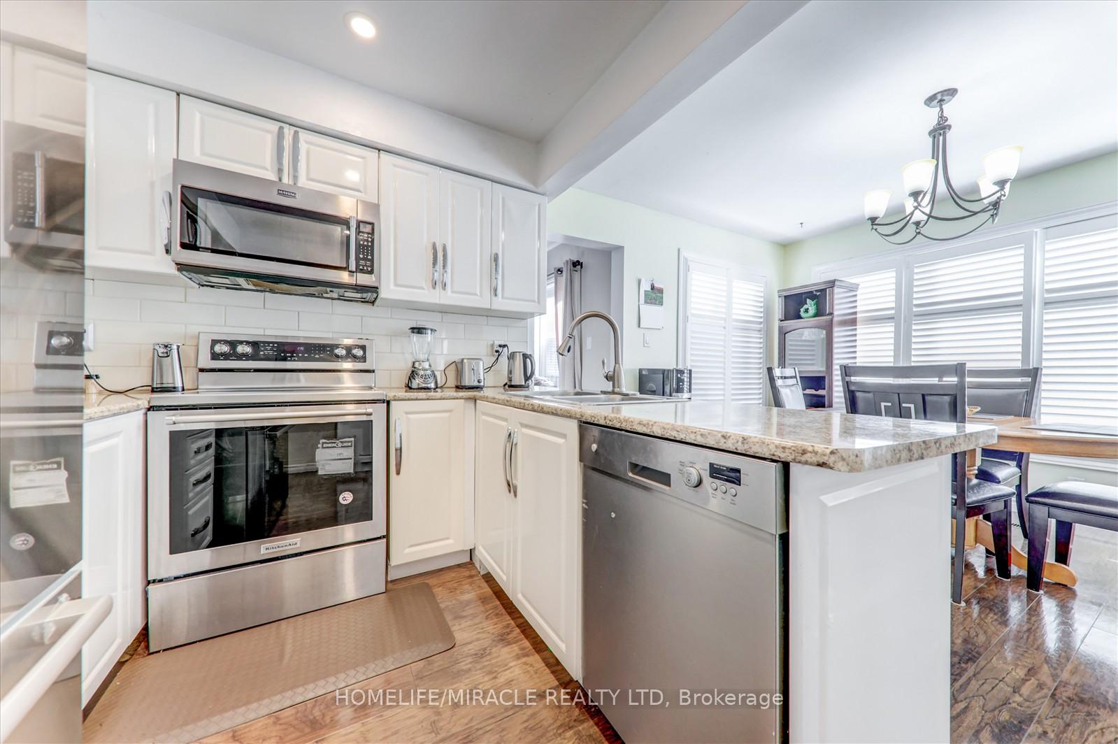 Photo 13 of 36 Citation Crescent, Whitby, Blue Grass Meadows — HOMEH