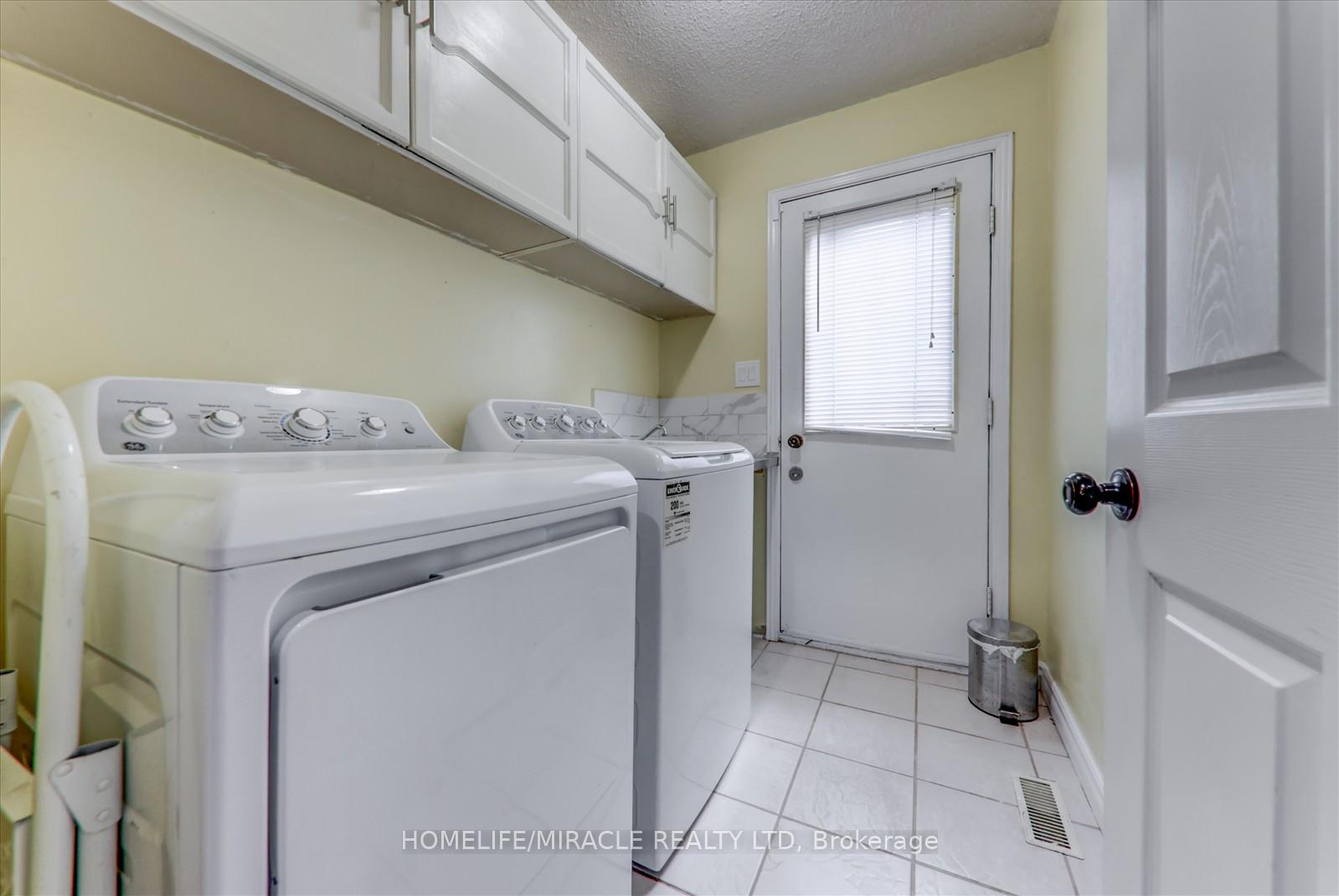 Photo 16 of 36 Citation Crescent, Whitby, Blue Grass Meadows — HOMEH