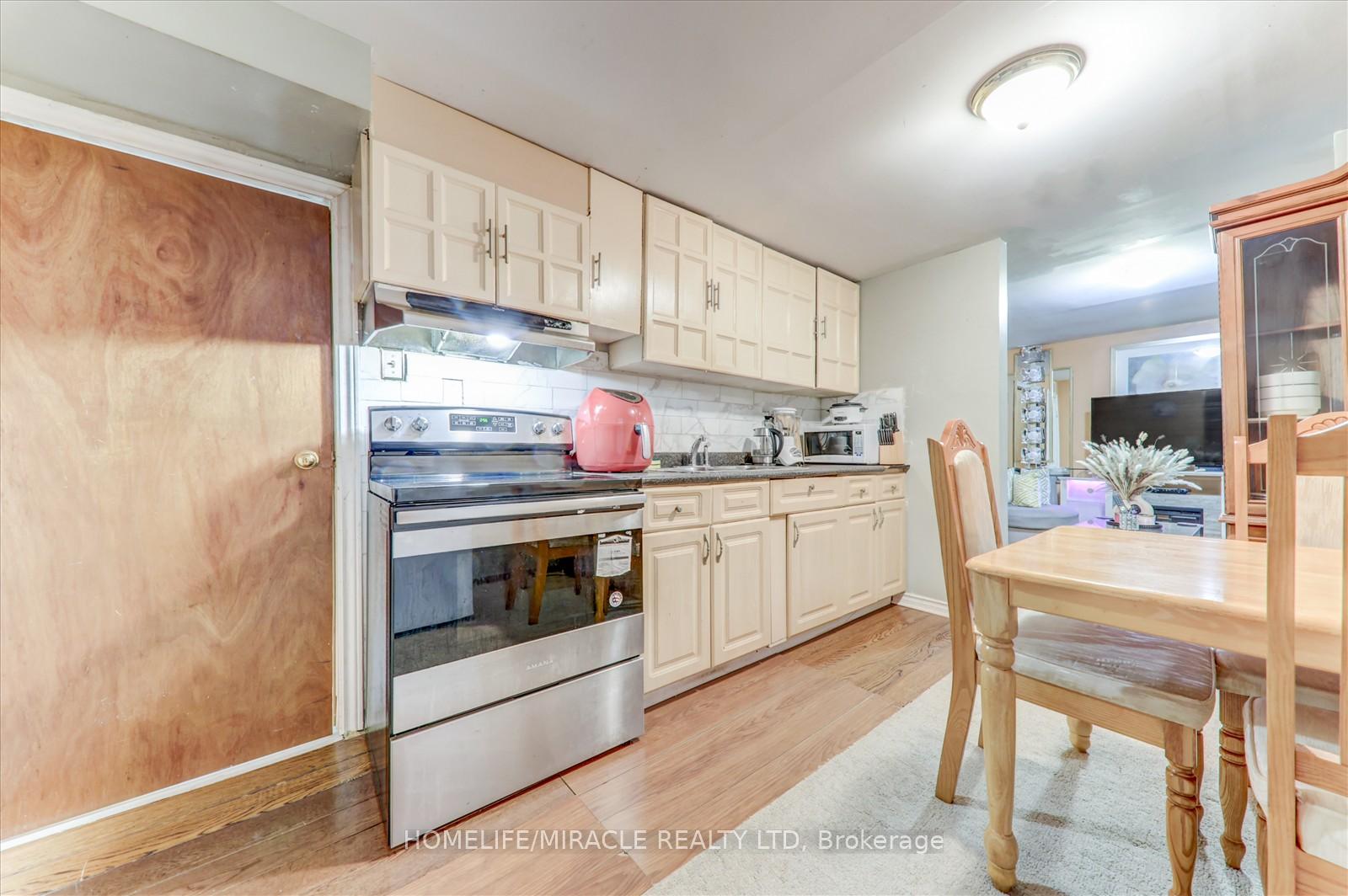 Photo 35 of 36 Citation Crescent, Whitby, Blue Grass Meadows — HOMEH