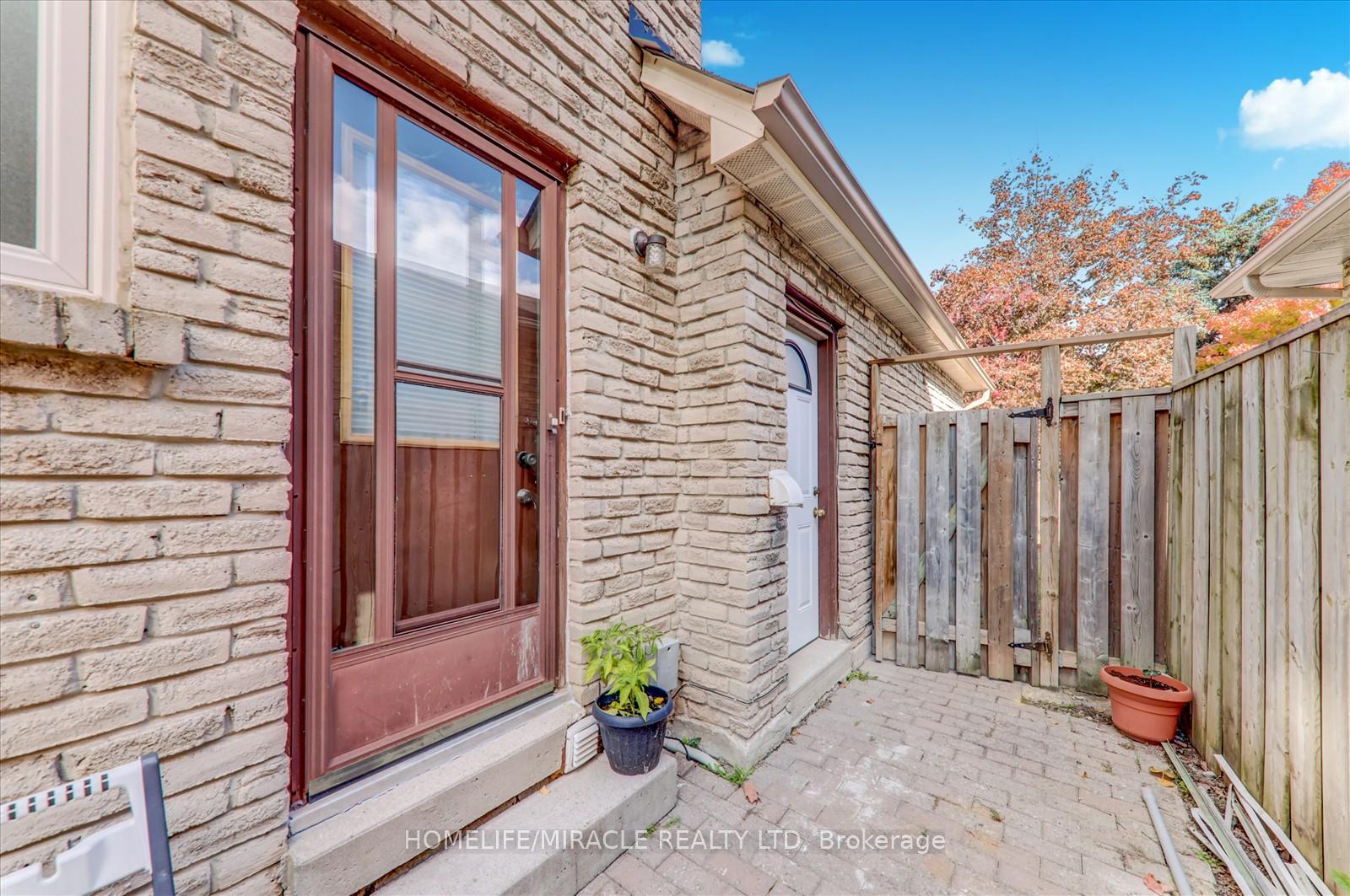 Photo 37 of 36 Citation Crescent, Whitby, Blue Grass Meadows — HOMEH