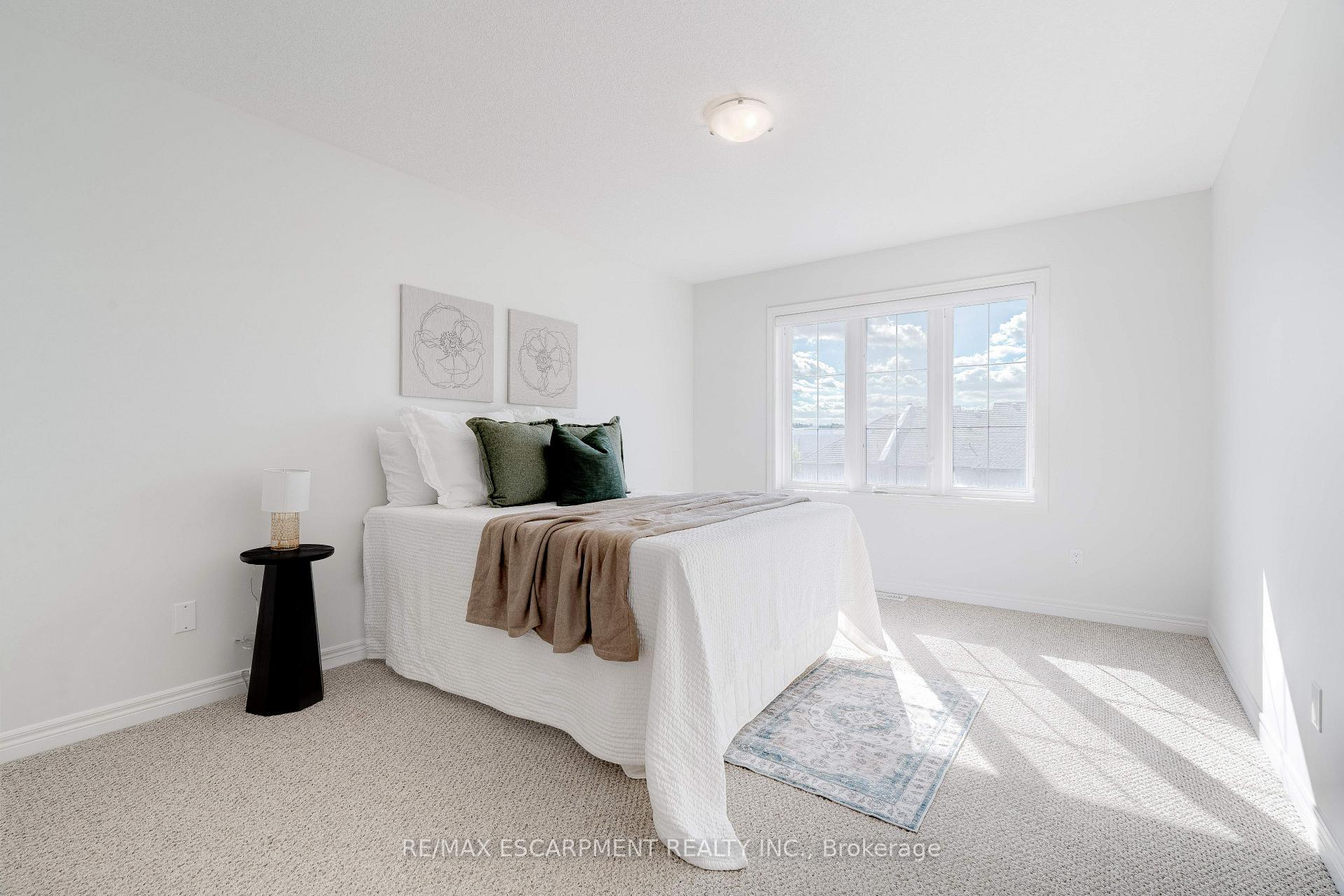 Photo 10 of 9 Lakewalk Drive, Hamilton, Stoney Creek — HOMEH