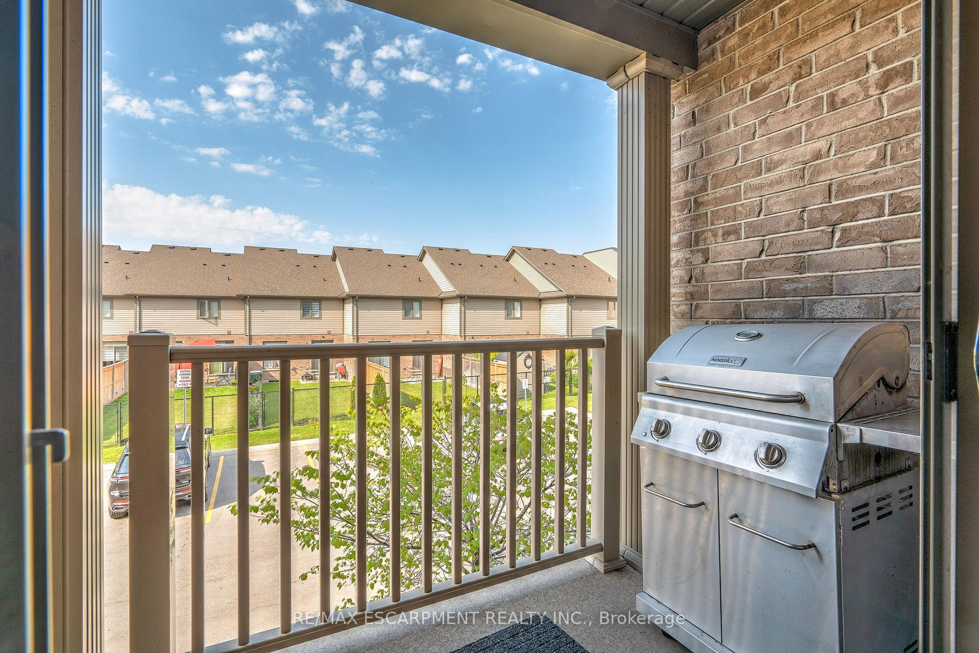Photo 19 of 9 Lakewalk Drive, Hamilton, Stoney Creek — HOMEH