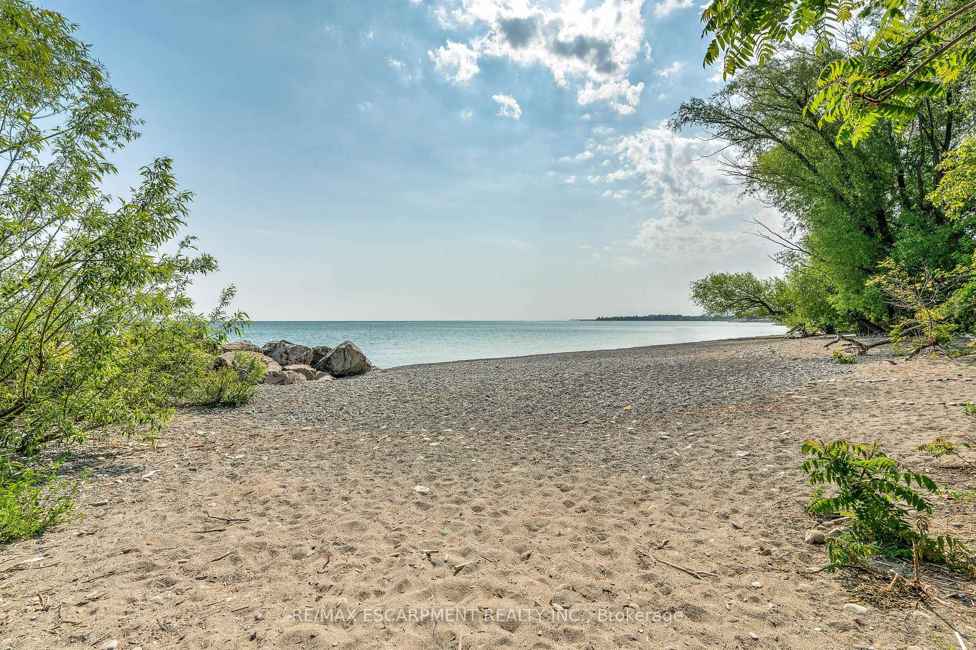 Photo 17 of 9 Lakewalk Drive, Hamilton, Stoney Creek — HOMEH