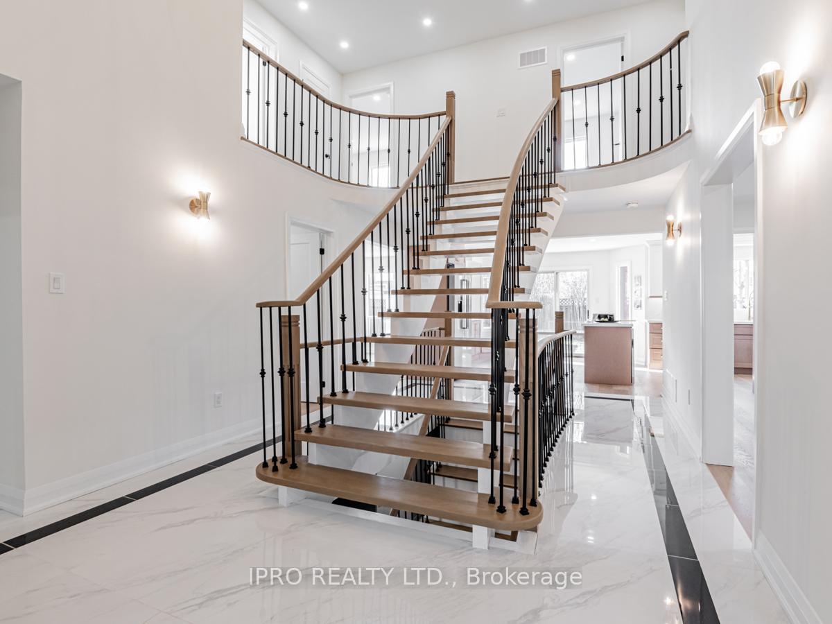 Photo 11 of 16 Camomile Street, Vaughan, West Woodbridge — HOMEH