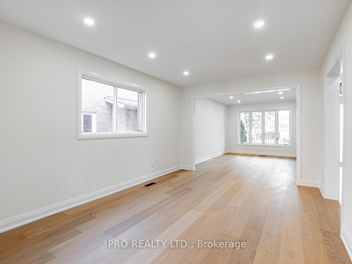 Photo 12 of 16 Camomile Street, Vaughan, West Woodbridge — HOMEH