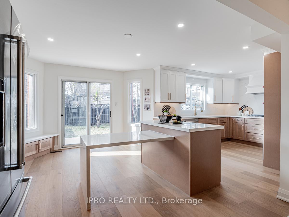 Photo 4 of 16 Camomile Street, Vaughan, West Woodbridge — HOMEH