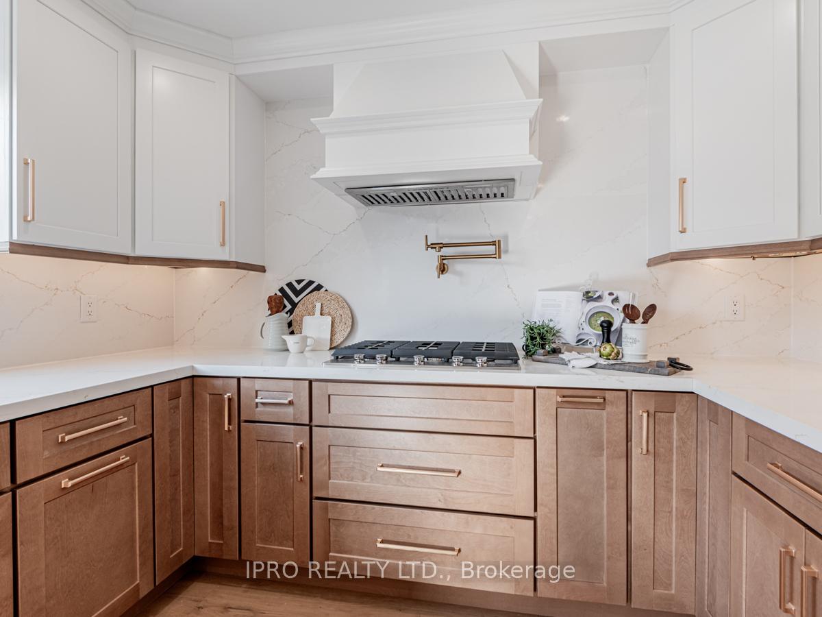 Photo 10 of 16 Camomile Street, Vaughan, West Woodbridge — HOMEH