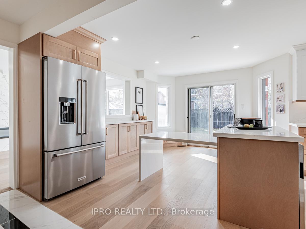 Photo 7 of 16 Camomile Street, Vaughan, West Woodbridge — HOMEH