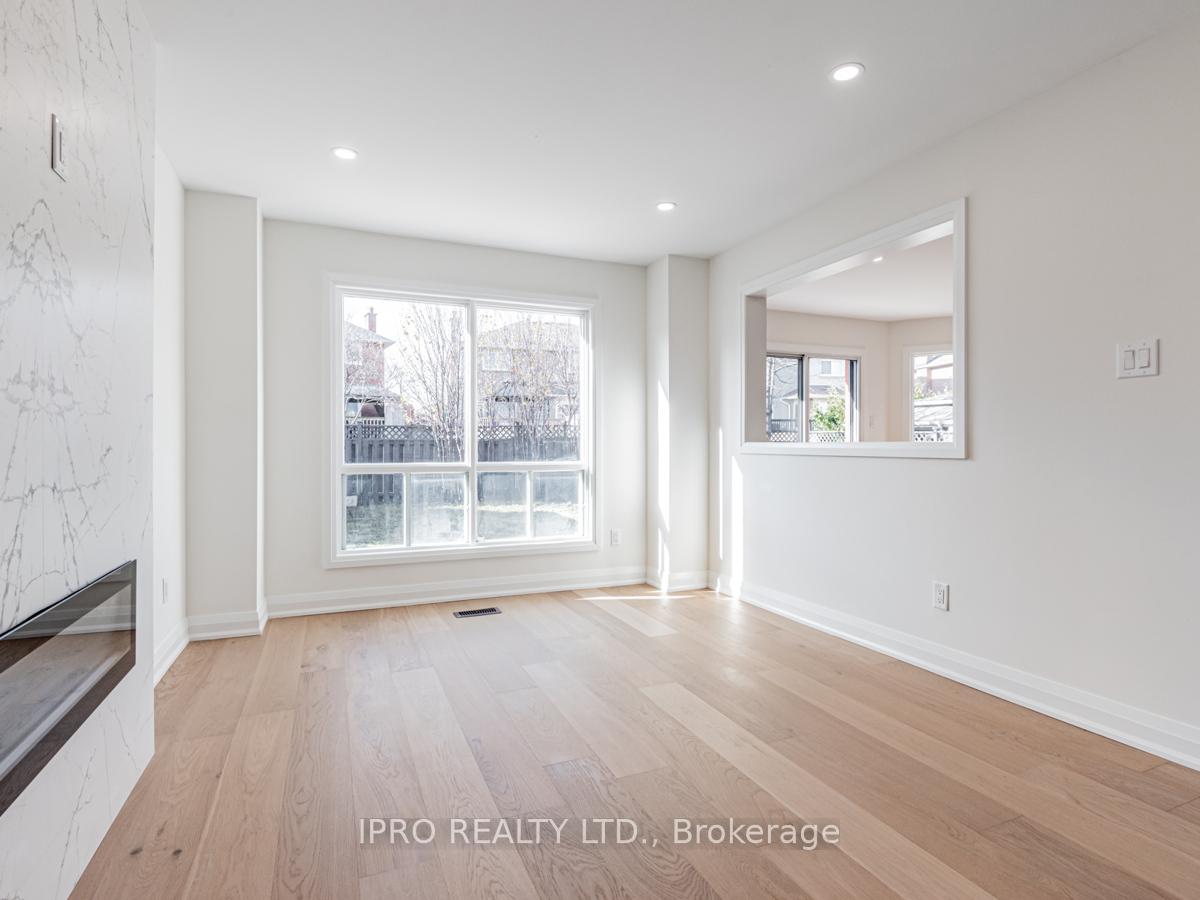 Photo 15 of 16 Camomile Street, Vaughan, West Woodbridge — HOMEH