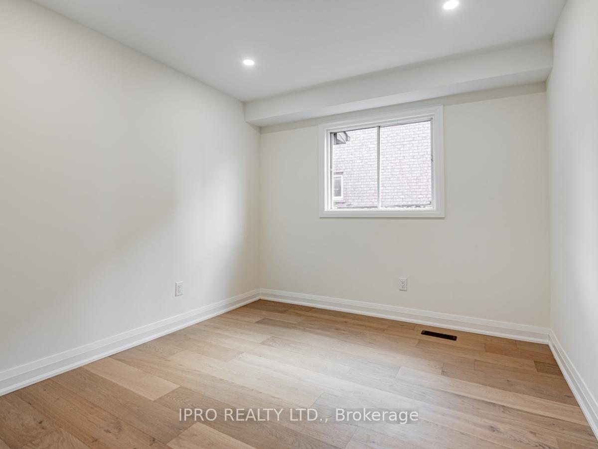 Photo 14 of 16 Camomile Street, Vaughan, West Woodbridge — HOMEH