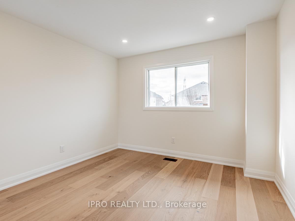 Photo 17 of 16 Camomile Street, Vaughan, West Woodbridge — HOMEH
