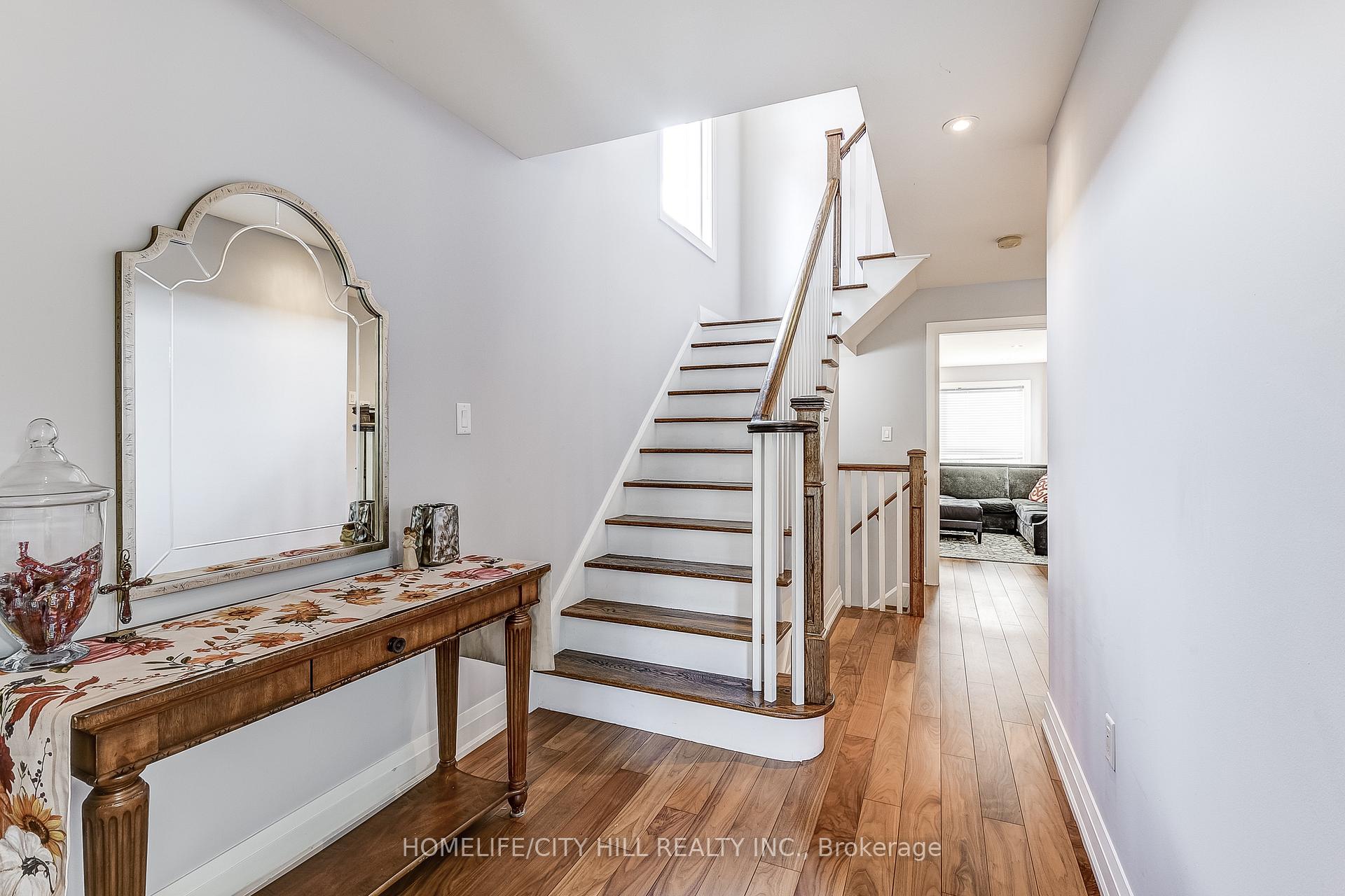 Photo 2 of 303 Via Carmine Avenue, Vaughan, Sonoma Heights — HOMEH