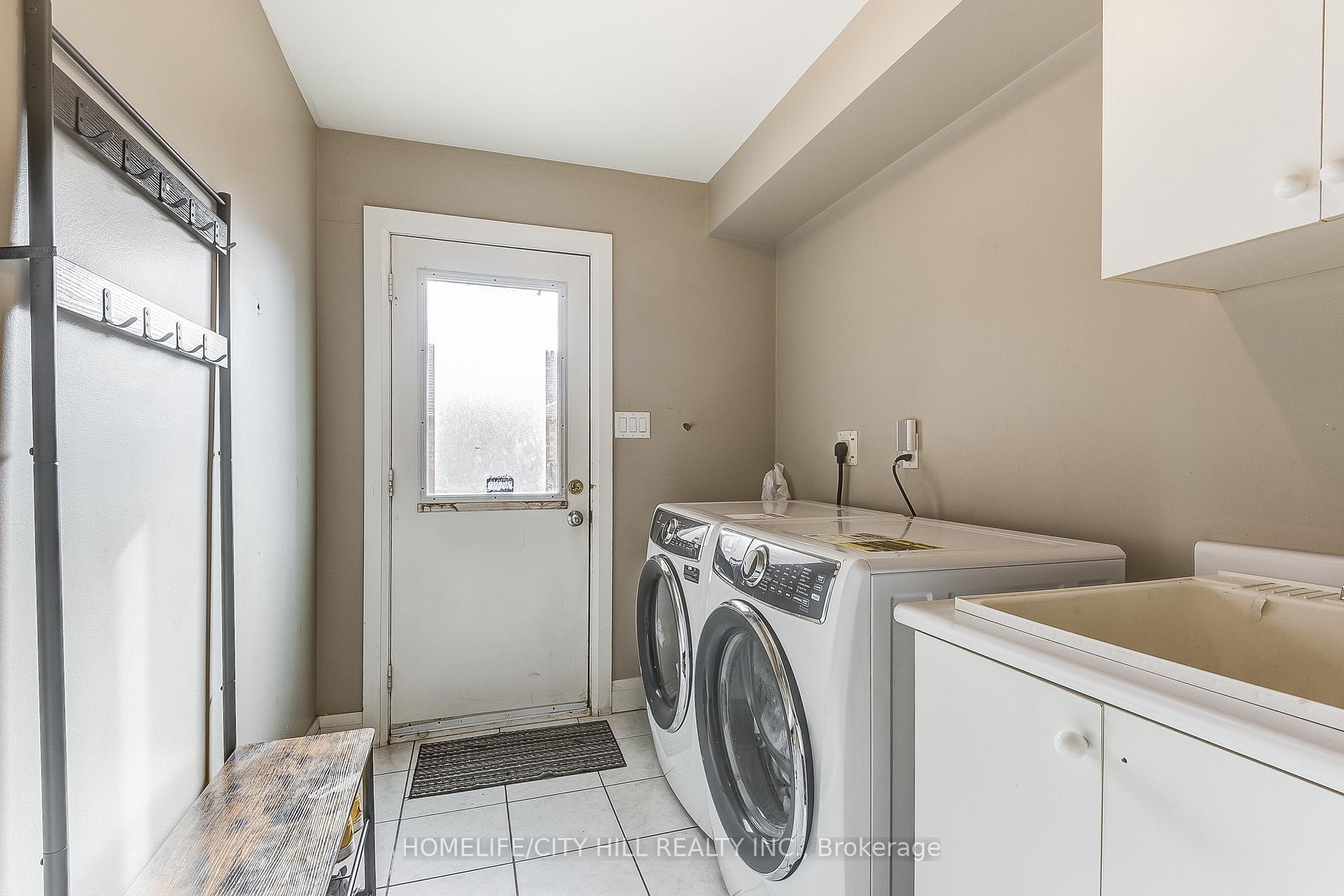 Photo 10 of 303 Via Carmine Avenue, Vaughan, Sonoma Heights — HOMEH