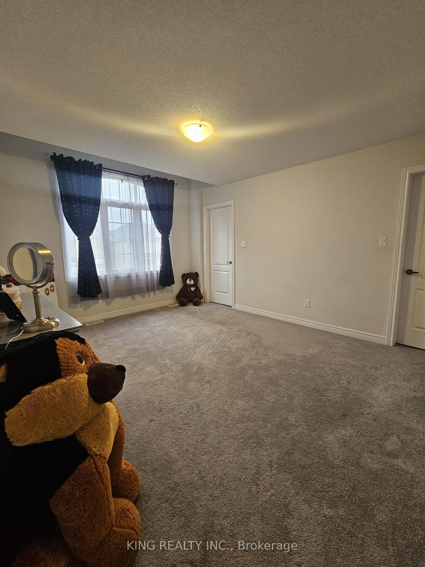 Photo 8 of 110 Folgate Crescent, Brampton, Sandringham-Wellington North — HOMEH