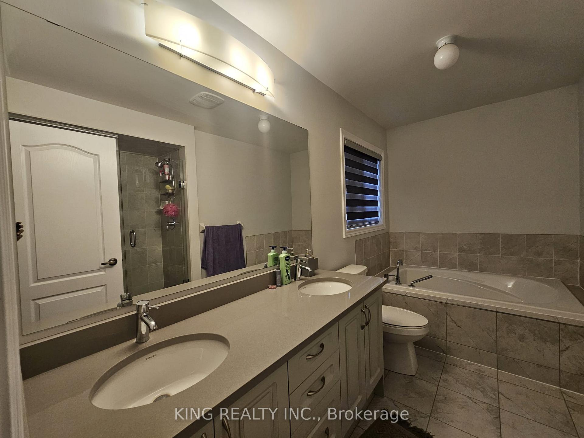 Photo 10 of 110 Folgate Crescent, Brampton, Sandringham-Wellington North — HOMEH