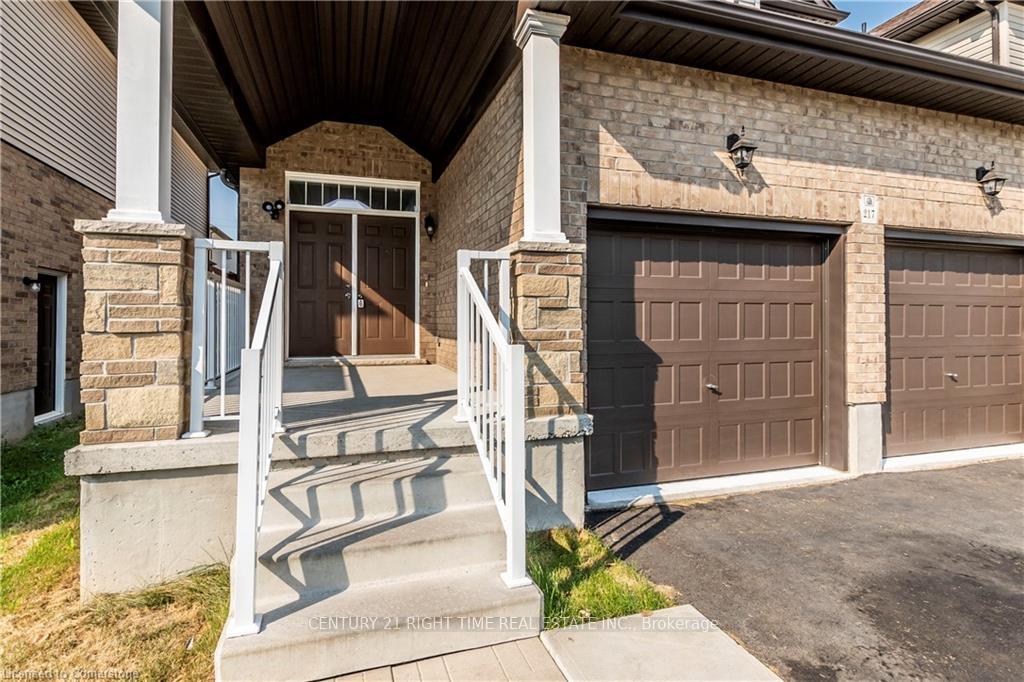 Photo 2 of 217 Watervale Crescent, Kitchener — HOMEH