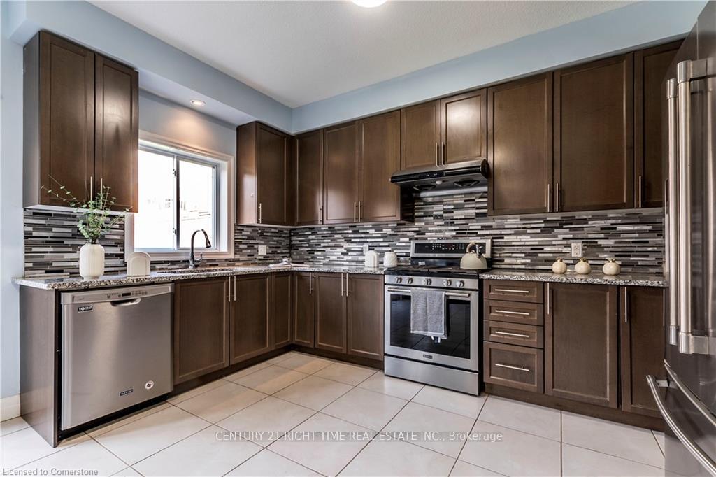 Photo 9 of 217 Watervale Crescent, Kitchener — HOMEH
