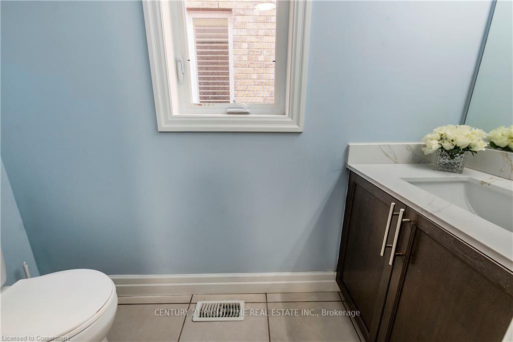 Photo 11 of 217 Watervale Crescent, Kitchener — HOMEH