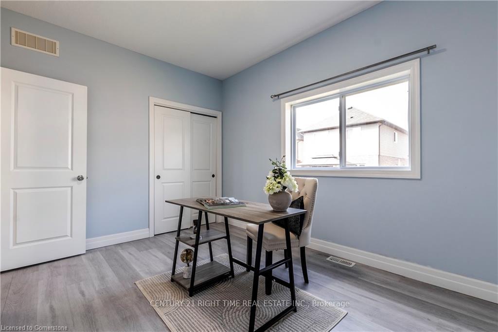 Photo 21 of 217 Watervale Crescent, Kitchener — HOMEH