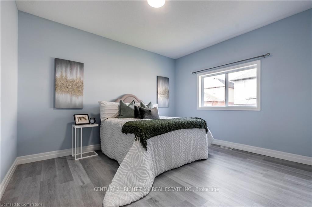 Photo 14 of 217 Watervale Crescent, Kitchener — HOMEH