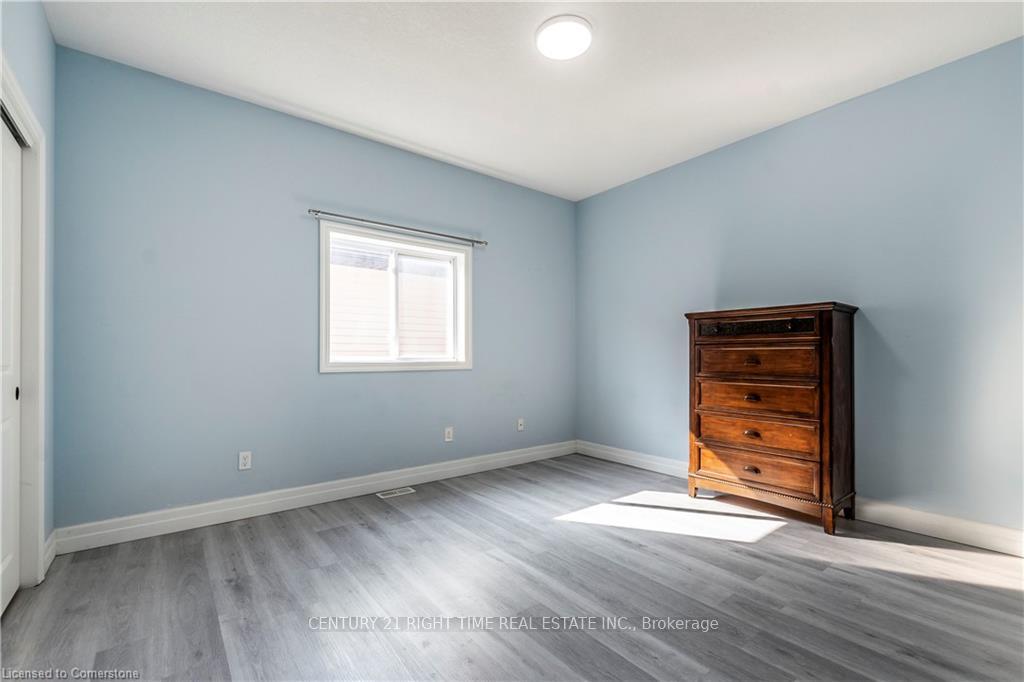 Photo 27 of 217 Watervale Crescent, Kitchener — HOMEH