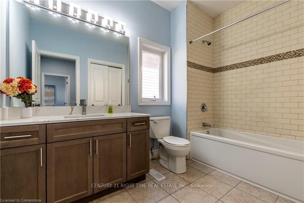 Photo 22 of 217 Watervale Crescent, Kitchener — HOMEH