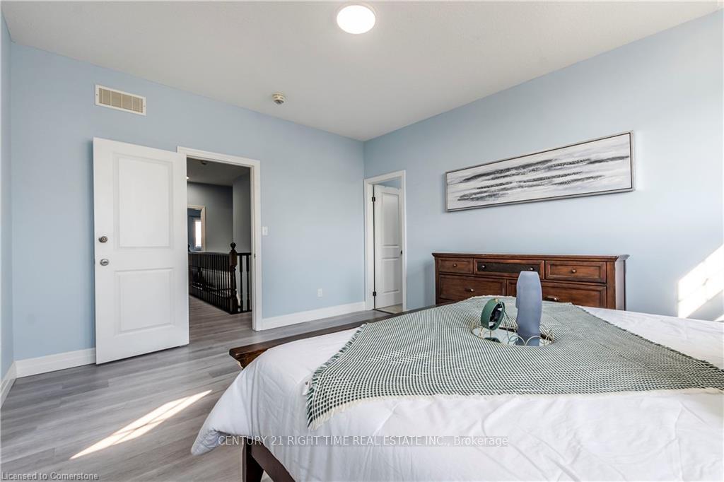 Photo 28 of 217 Watervale Crescent, Kitchener — HOMEH