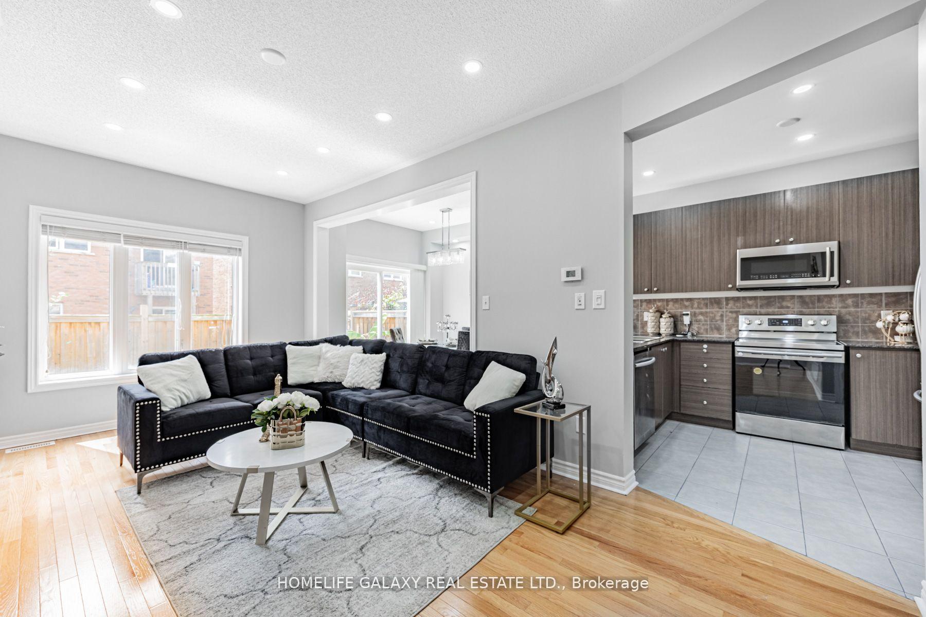 Photo 6 of 1545 Bruny Avenue S, Pickering, Duffin Heights — HOMEH