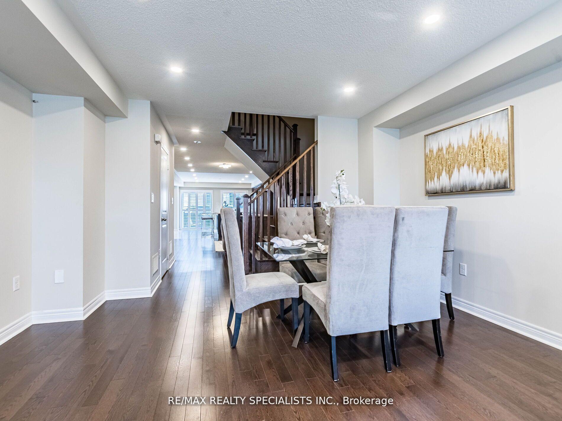 Photo 12 of 29 Finegan Circle, Brampton, Northwest Brampton — HOMEH