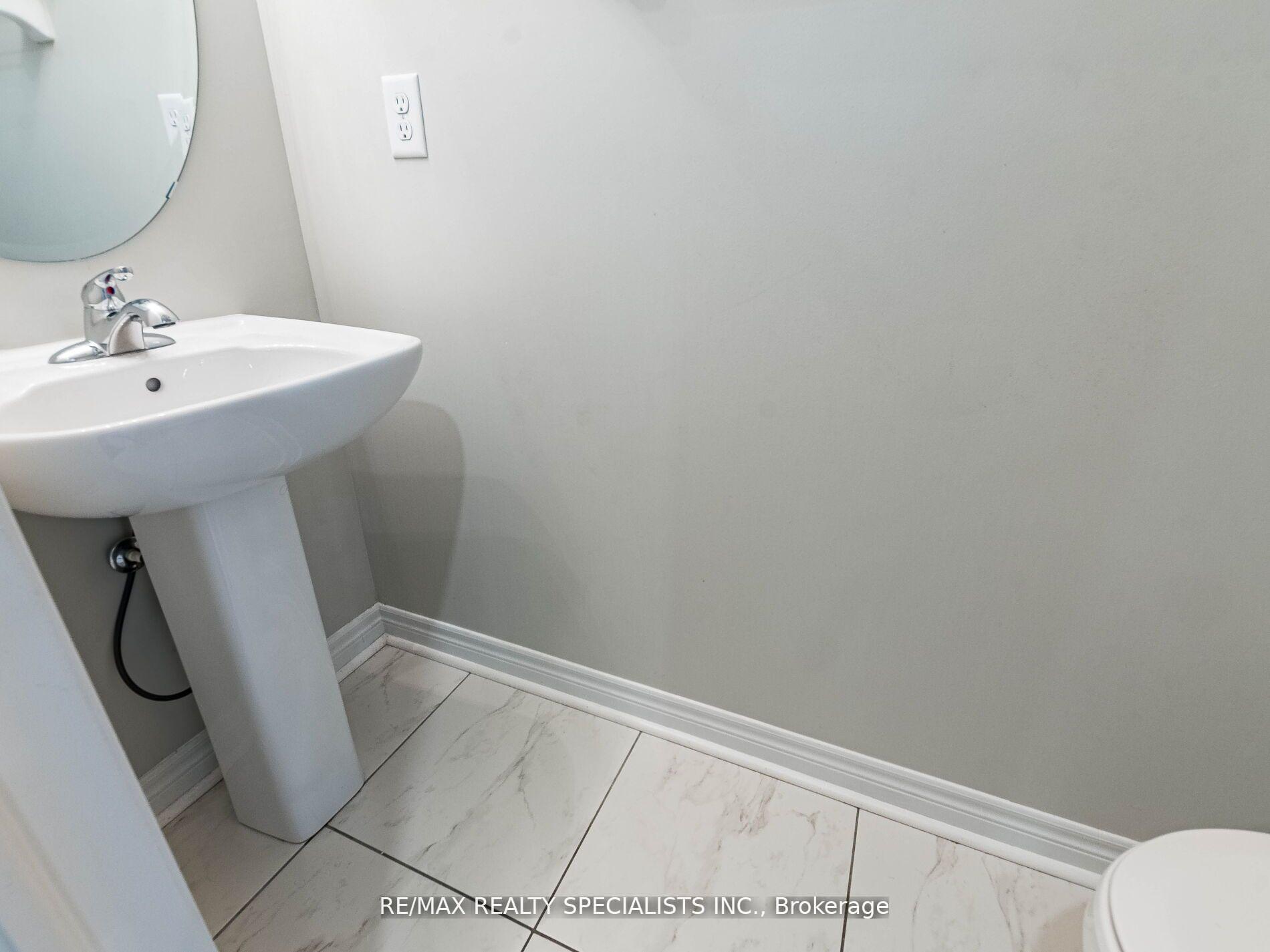 Photo 19 of 29 Finegan Circle, Brampton, Northwest Brampton — HOMEH