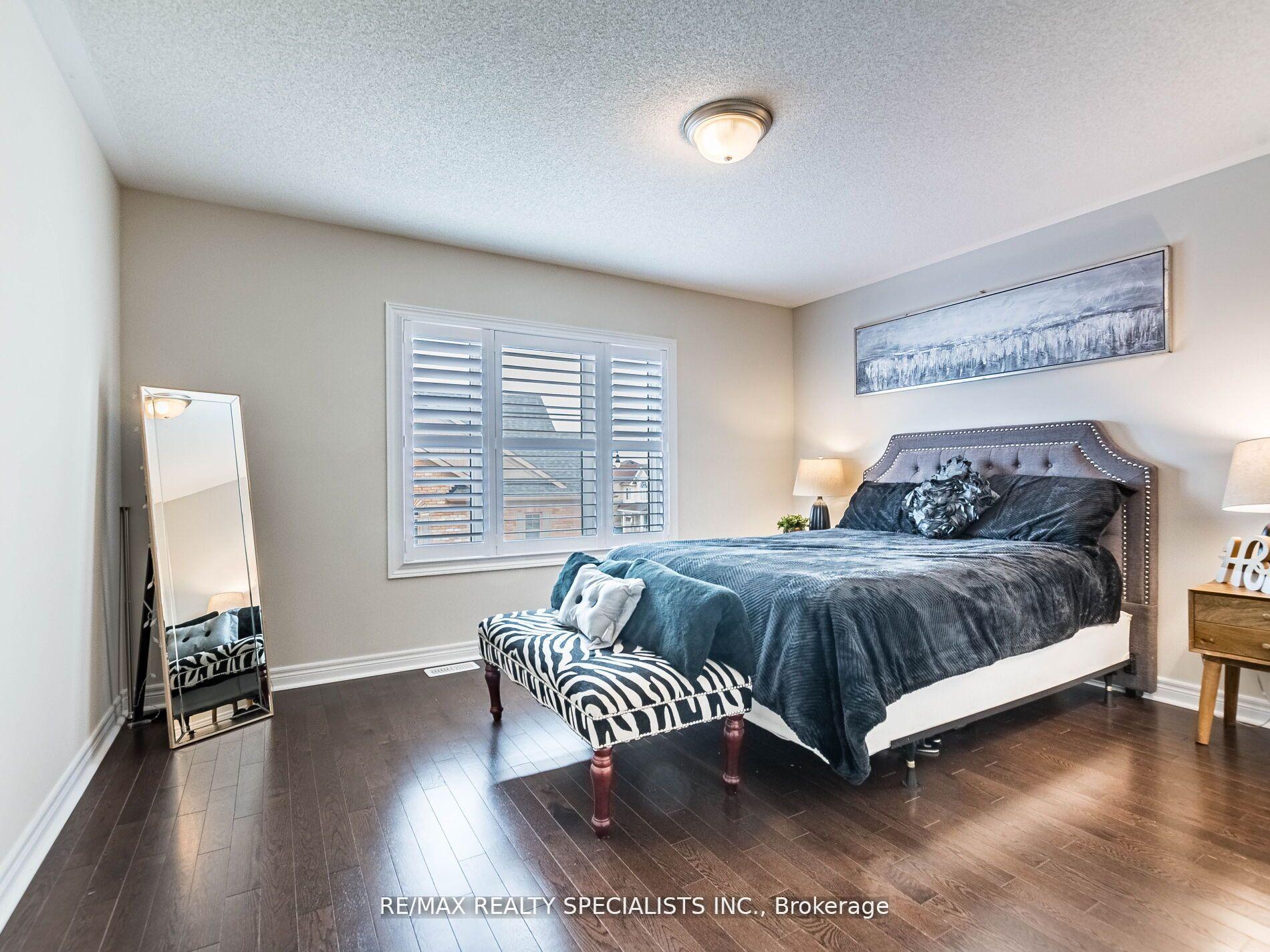 Photo 16 of 29 Finegan Circle, Brampton, Northwest Brampton — HOMEH