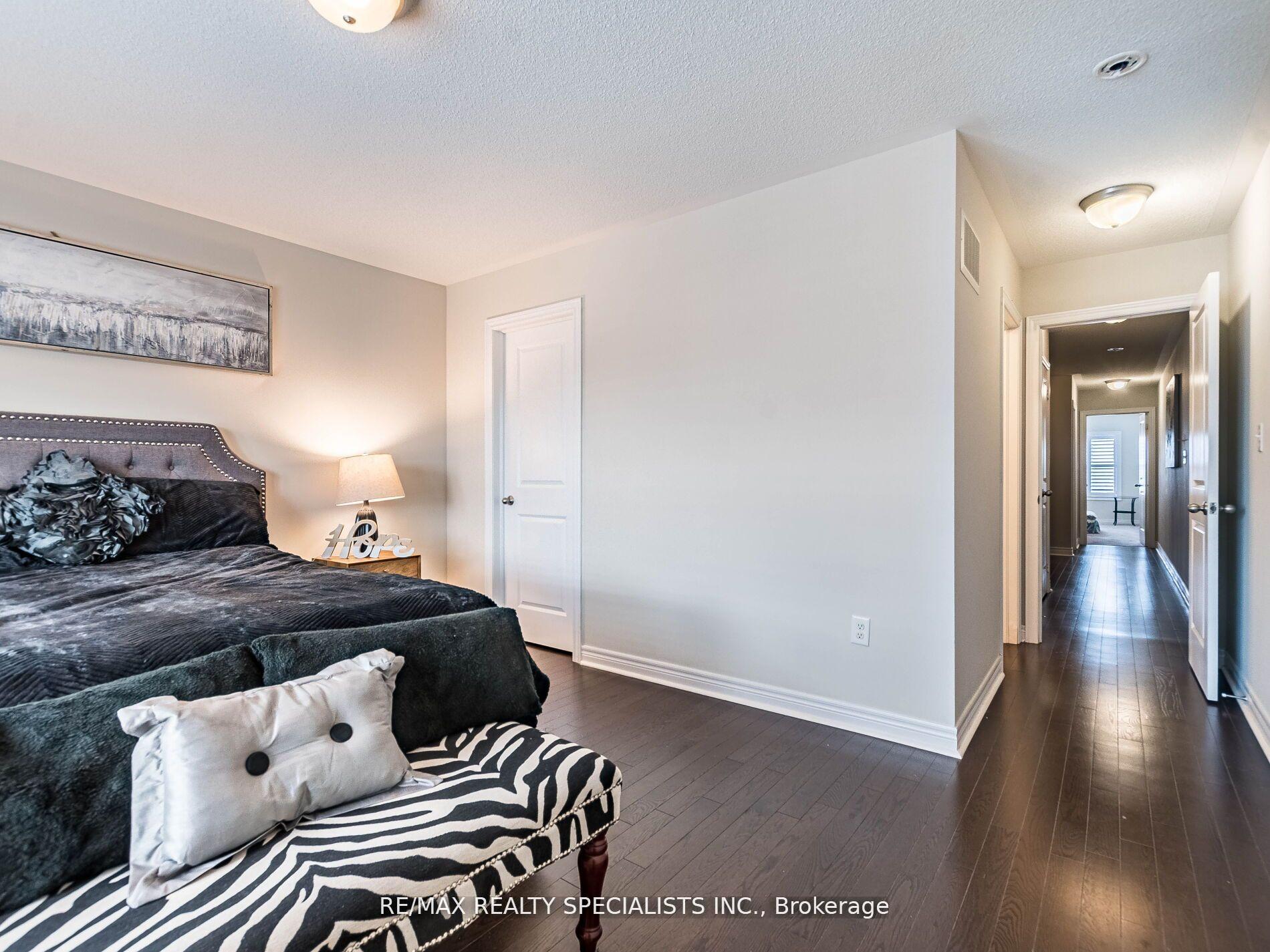 Photo 20 of 29 Finegan Circle, Brampton, Northwest Brampton — HOMEH